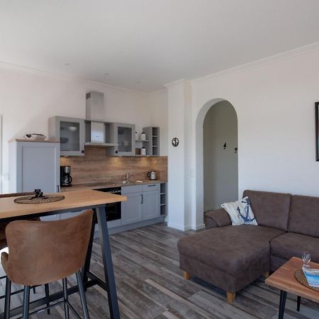 Ferienwohnung Ankerplatz Ueber Dem Hafen-Pub Pellworm Exterior foto